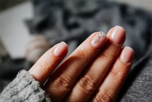 ヌードピンクのシルバーアクセント